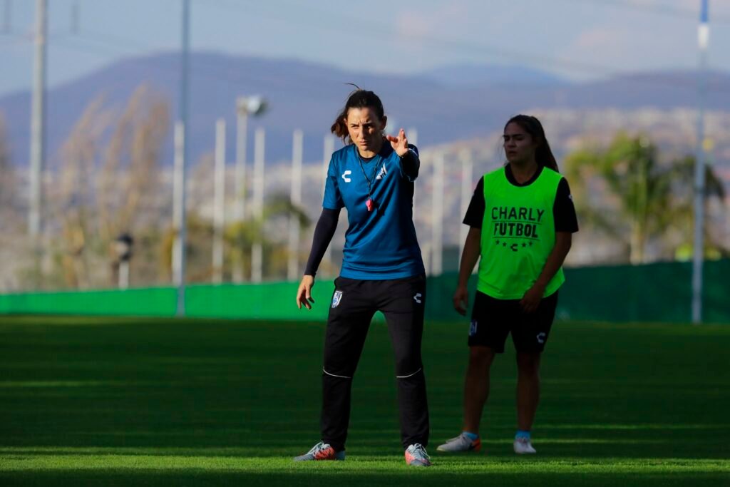 Carla Rosi, DT de Gallos Femenil