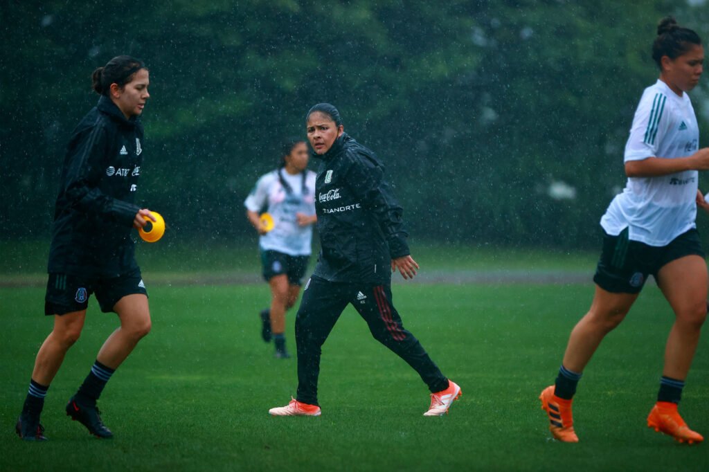 Mónica Vergara, entrenamiento | Foto: FMF